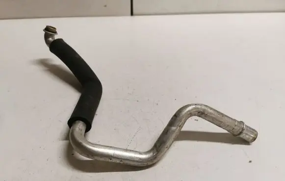 Mercedes-Benz C AMG W205 Engine coolant pipe/hose