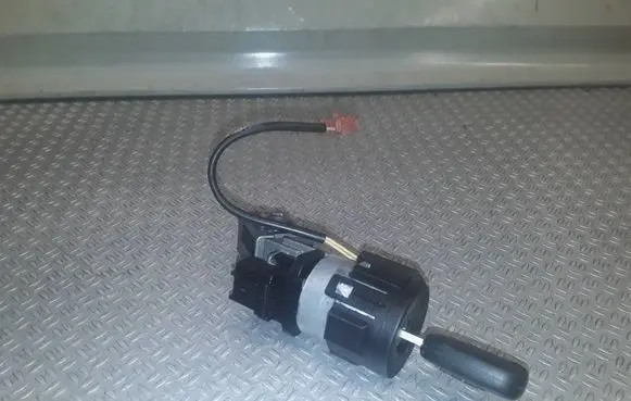 Peugeot 308 Ignition lock 36410600