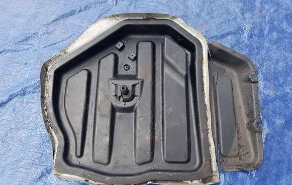 Mercedes-Benz C W204 Trunk bottom trim panel 2046100575GGG A2046100575