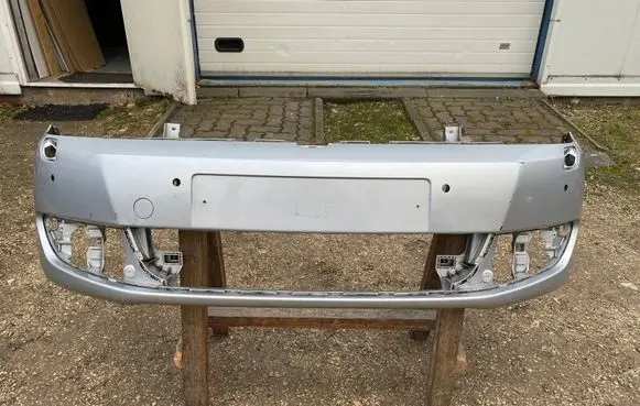Volkswagen Golf Plus Front bumper 5M0807221N