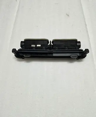 Jeep Grand Cherokee WL Dash center air vent grill 6PK91TRMAA 68520859AA