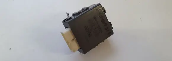 Toyota Avensis T270 Door control unit/module