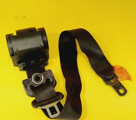 BMW 7 E38 Front seatbelt 8217390