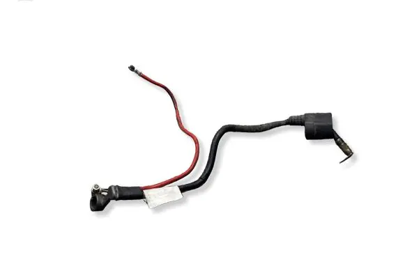Volkswagen Golf V Positive cable (battery) 