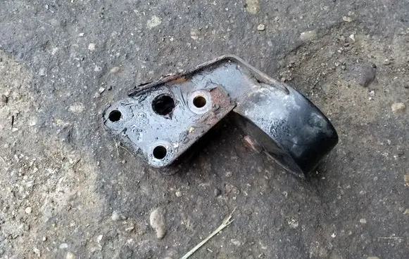 Nissan Almera Gearbox mount