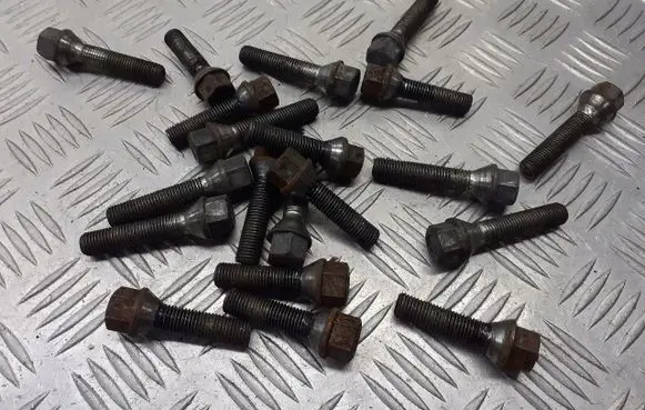 Opel Vectra C Nuts/bolts 
