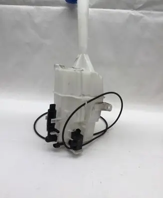 Hyundai Santa Fe Windshield washer fluid reservoir/tank 98610B8500