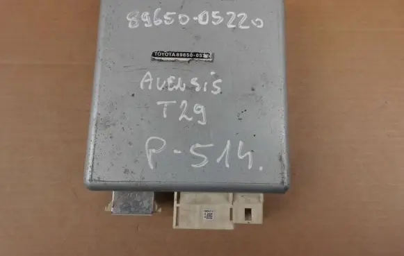 Toyota Avensis T270 Power steering control unit/module 8965005220