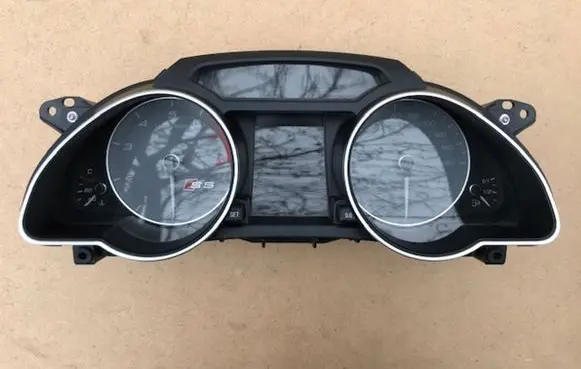 Audi A5 8T 8F Speedometer (instrument cluster) 8T0920984C