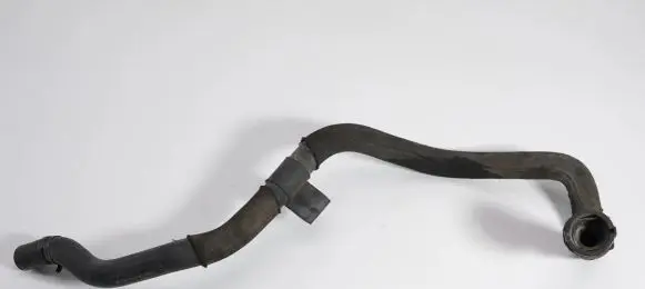 Audi Q7 4L Engine coolant pipe/hose 7L6122109D