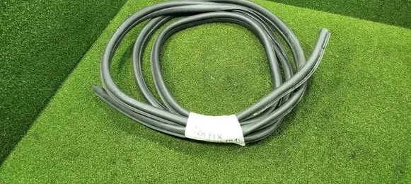 Opel Vivaro Sliding door rubber seal 