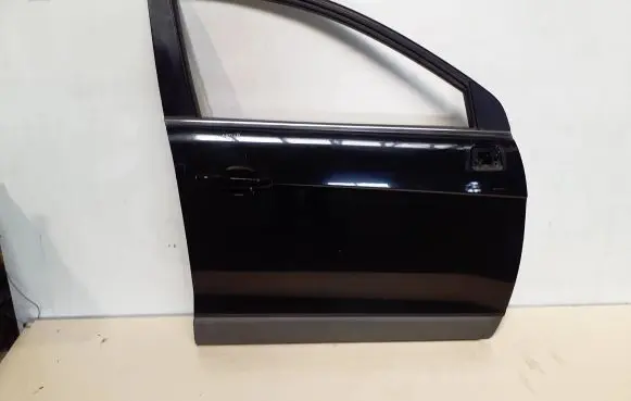 Chevrolet Captiva Front door