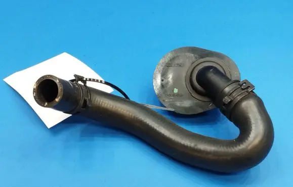 Mercedes-Benz C W203 Engine coolant pipe/hose 2038302596