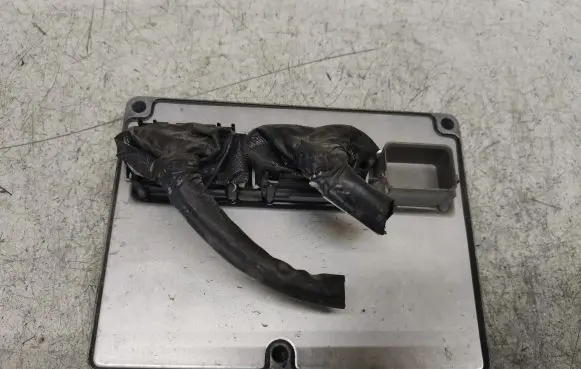 Ford C-MAX I Engine control unit/module 4M5112A650MA