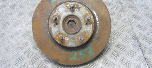 Honda FR-V Front wheel hub spindle knuckle