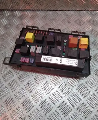 Opel Astra H Fuse box set 13145043