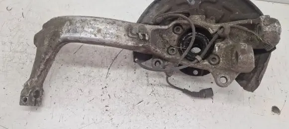 Audi A6 S6 C5 4B Front wheel hub