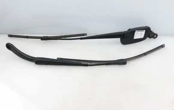Mercedes-Benz A W176 Front wiper blade arm A1768203400 A1768203600