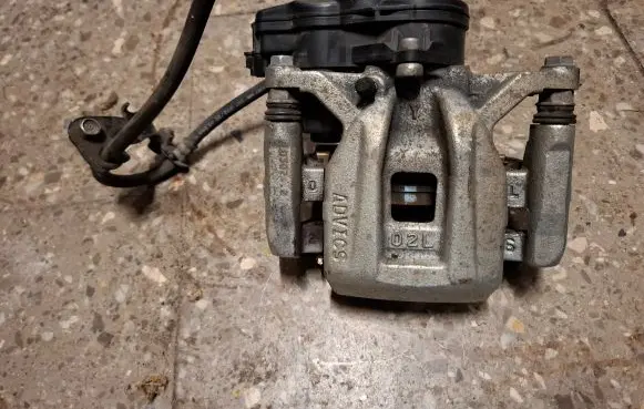 Lexus RX 450H Rear brake caliper 4631078010 2002202065 02L