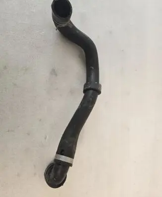 Volvo XC90 Coolant pipe/hose 32252070