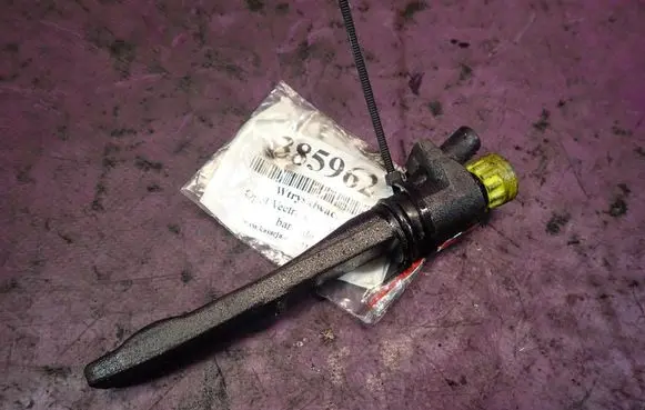 Opel Vectra C Fuel injector 