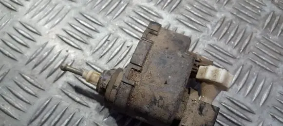 Hyundai Accent Headlight level adjustment motor 00437529