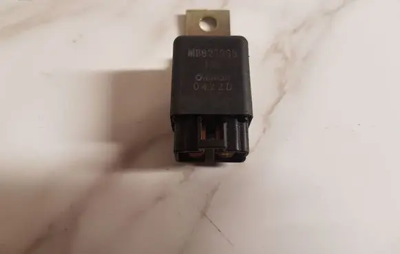 Mitsubishi Pajero Sport I Other relay MB627895