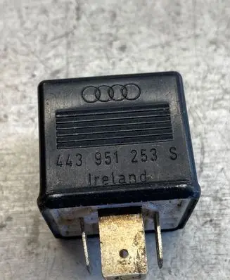 Audi A6 S6 C5 4B Other relay 443951253s
