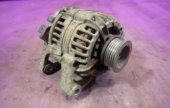 Opel Tigra B Generator/alternator 