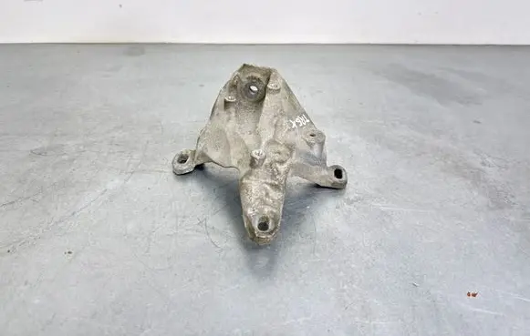 Volkswagen Touareg III Gearbox mounting bracket 4N0399113