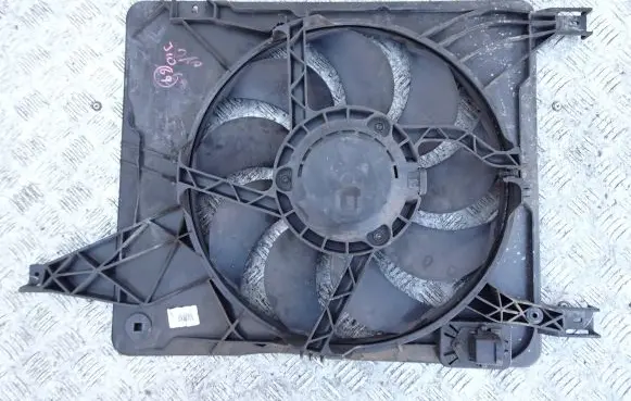 Nissan Qashqai Air conditioning (A/C) fan (condenser) 