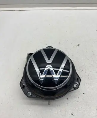 Volkswagen Golf VIII Tailgate handle with camera 5H0827469H 18012021 01073192002