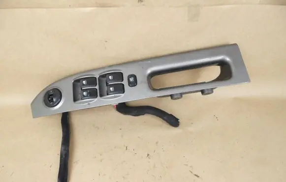KIA Carens II Quarter vent window switch 