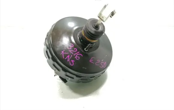 Mercedes-Benz E W212 Master brake cylinder A2124301230