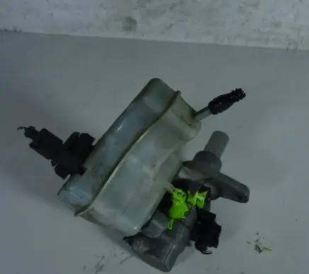 Volkswagen PASSAT CC Master brake cylinder