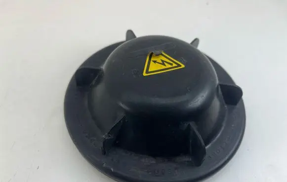 Volkswagen Golf V Headlight/headlamp dust cover 7M0941607A