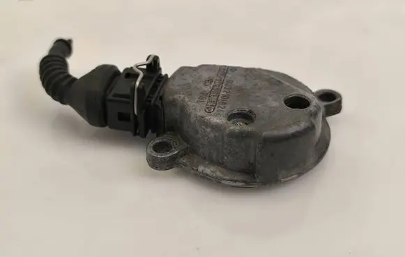 Volkswagen PASSAT B5 Camshaft position sensor 058905161B 0232101024