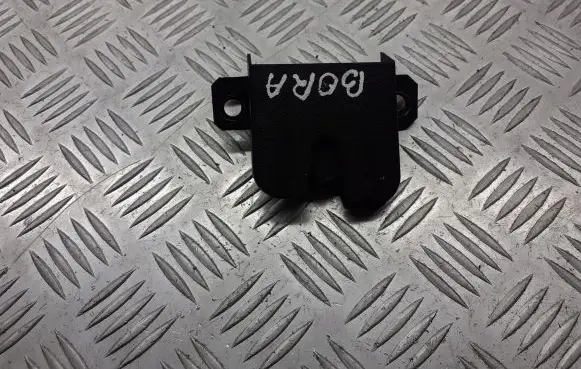 Volkswagen Bora Tailgate exterior lock 1J9827505
