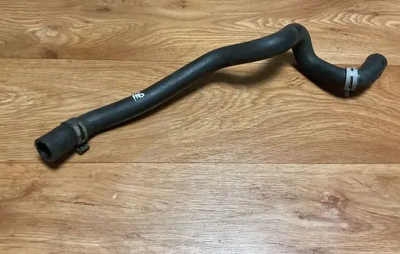BMW 5 E60 E61 Engine coolant pipe/hose 6910757