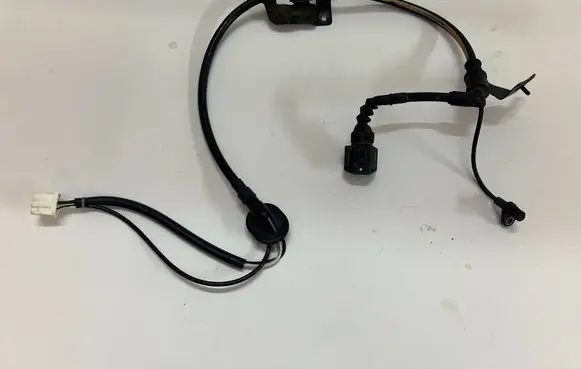 Mazda 3 III ABS rear brake sensor 