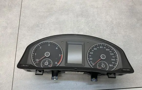 Volkswagen Scirocco Speedometer (instrument cluster) 1K8920974D