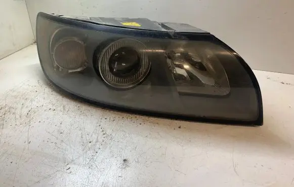Volvo V50 Headlight/headlamp 30698886 0301198204