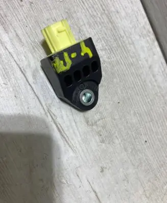 Toyota Yaris Airbag deployment crash/impact sensor 89831-0D130 42356AD7L