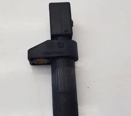 Mercedes-Benz Sprinter W906 Crankshaft position sensor A0031532828