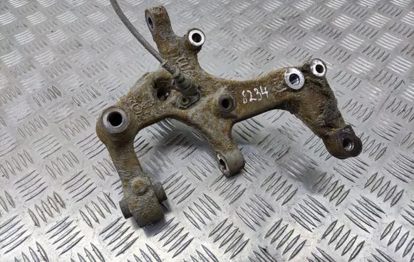 Volkswagen Golf VI Rear wheel hub