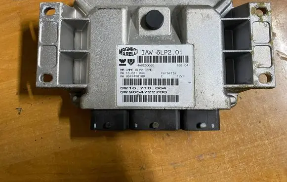 Peugeot 307 Engine control unit/module IAW6LP201 9647498180 9654722780