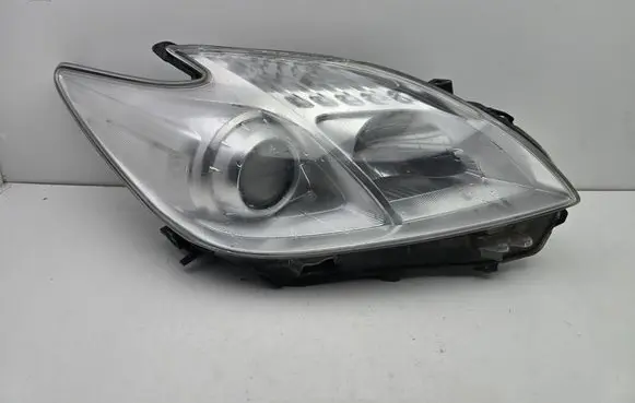 Toyota Prius (XW30) Headlight/headlamp