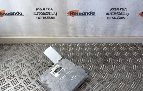 Toyota Avensis T250 Engine control unit/module 8966105690