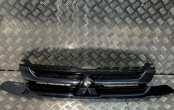 Mitsubishi Outlander Front bumper upper radiator grill 7450A992