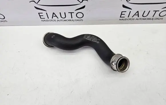 Mercedes-Benz C W204 Engine coolant pipe/hose A2045011682